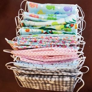 3 layer w/replaceable filter Sanitized mask.